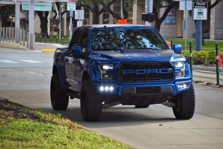 Ford F-150 Raptor z aukcji – czy to się opłaca? Kompletny przewodnik importu z USA i Kanady